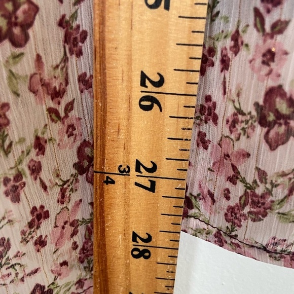 Torrid Floral Chiffon Short Sleeves Top Size 1X Pink Semi Sheer Flutter Sleeves - Picture 9 of 11